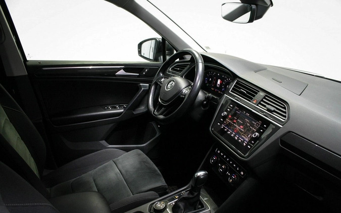 Volkswagen Tiguan cena 136900 przebieg: 35000, rok produkcji 2019 z Sulejówek małe 211